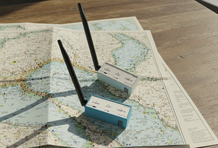 Kopi Lite in der Hand